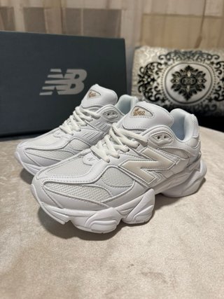 New Balance 9060 Gris/Blanco