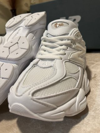 New Balance 9060 Gris/Blanco