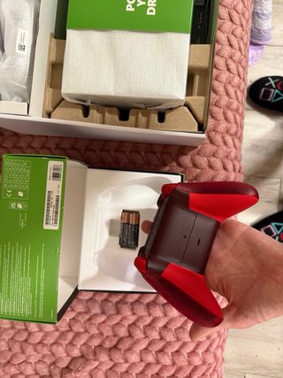 Xbox Series S 512GB Blanca + Mando PulseCipher Red