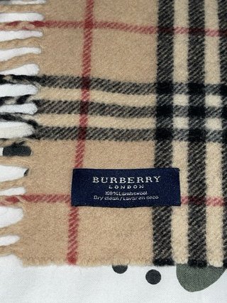 Bufanda Burberry Beige y Roja