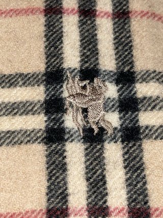Bufanda Burberry Beige y Roja