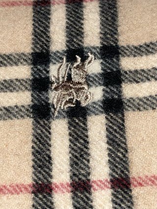 Bufanda Burberry Beige y Roja