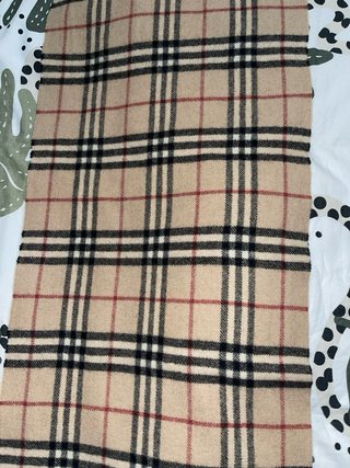 Bufanda Burberry Beige y Roja