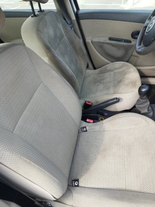 Renault Clio 2007 con bola de remolque