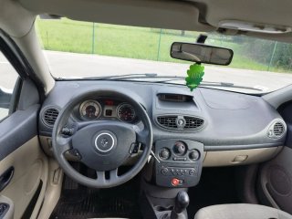Renault Clio 2007 con bola de remolque