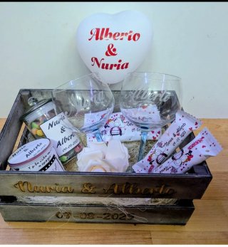 Caja regalo personalizada Nuria & Alberto