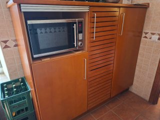 Cocina modular madera y cristal