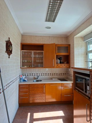 Cocina modular madera y cristal