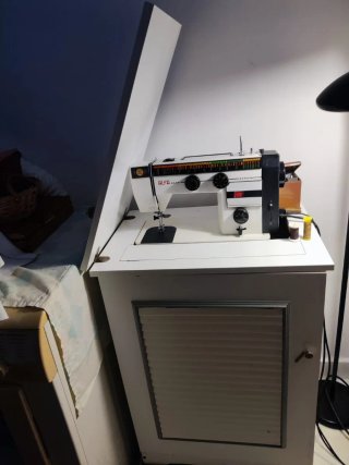 Máquina de coser Alfa