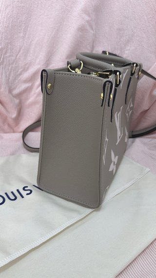 Louis Vuitton Beige y Blanco OTG