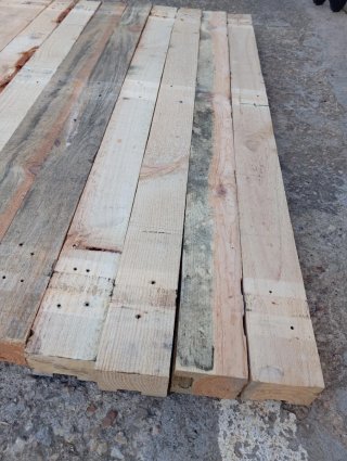 Vigas, listones, postes,palos, puntales de madera