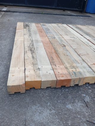 Vigas, listones, postes,palos, puntales de madera