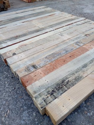 Vigas, listones, postes,palos, puntales de madera