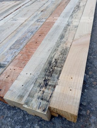 Vigas, listones, postes,palos, puntales de madera