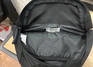 Riñonera Adidas Negra