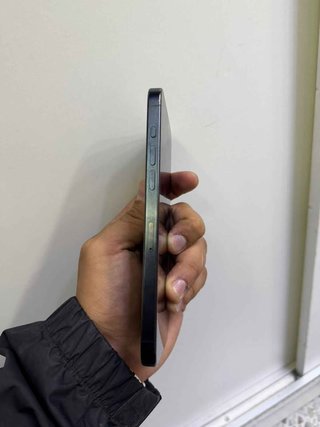 iPhone 15 Pro Max Azul, batería 99%