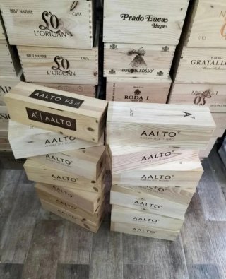 14 Cajas grandes de madera con tapa corredera.