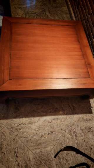 Mesa de centro de madera oriental