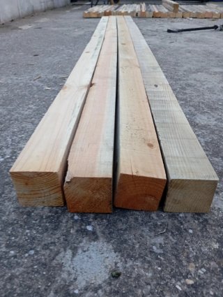 Vigas, listónes, palos, postes, puntales de madera