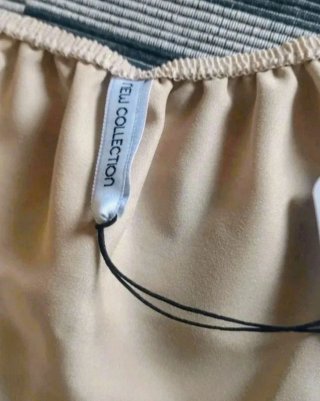 Top corto beige effetto seta