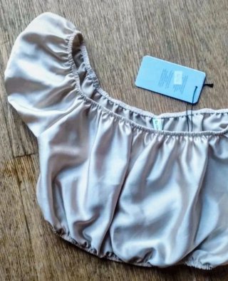 Top corto beige effetto seta