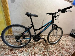 Bicicleta infantil negra