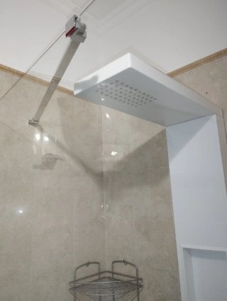 Vasca idromassaggio bianca