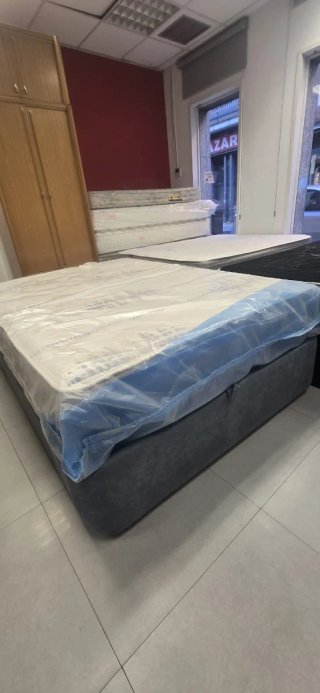 Canapé tapizado + colchón Flex 135x180cm