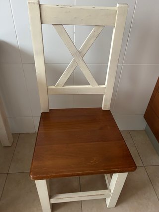 Mesa de cocina con 2 sillas y 2 taburetes