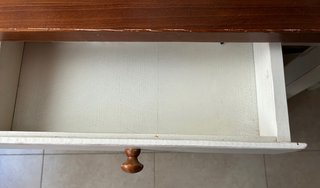 Mesa de cocina con 2 sillas y 2 taburetes