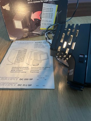 Foco Unomat DC 220 SP Video Luz