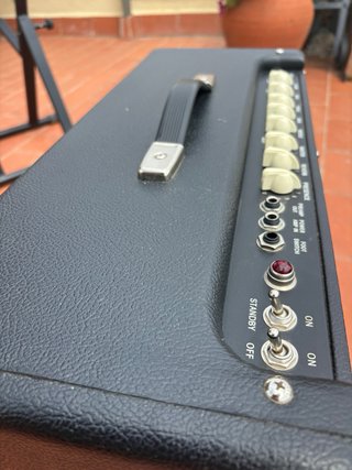 Fender Hot Rod Deluxe IV + soporte