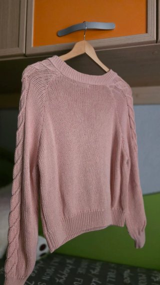 Jersey Stradivarius rosa trenzado