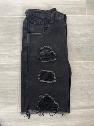 Shorts vaqueros negros rotos