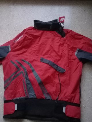 Chaqueta impermeable deportiva