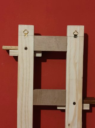 Espositore da parete in legno