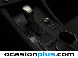 Lexus RC 300h Executive + TS 164 kW (223 CV)