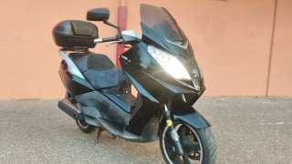 Peugeot 12513 v 4  Maxi Scooter Negra Automática