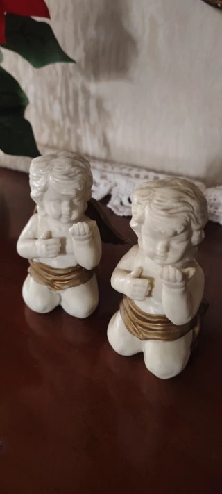 Coppia angioletti in ceramica