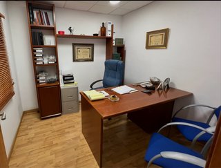 Muebles de despacho madera maciza barnizada
