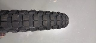 Neumático Metzeler Karoo 4 Delantero 90/90-21 54T