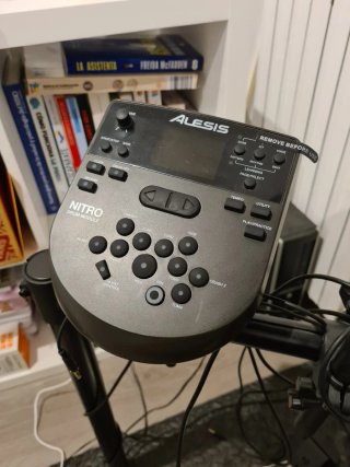Batería Electrónica Alesis Nitro Mesh Kit