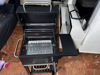 Barbacoa Negra y Plateada