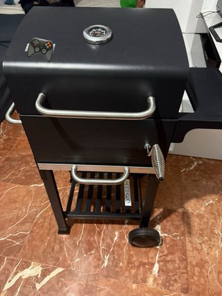 Barbacoa Negra y Plateada