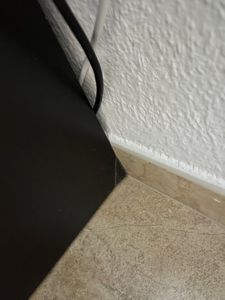 Dos cómodas color vengue con tres cajones cada una