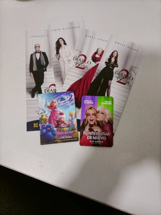 Marcapáginas y tarjetas de películas