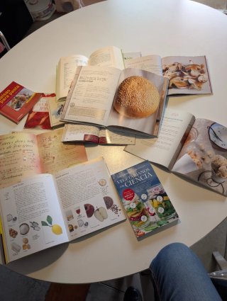 Libros de cocina variados, postres, vegetarianos..