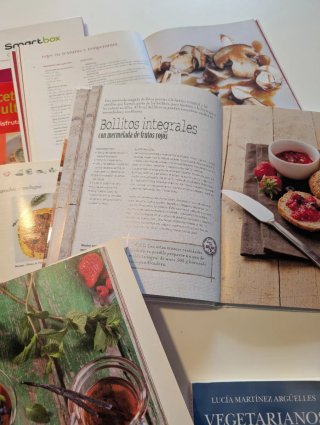 Libros de cocina variados, postres, vegetarianos..
