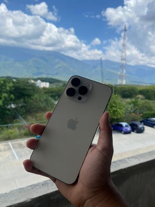 iPhone 14 Pro Max Dorado