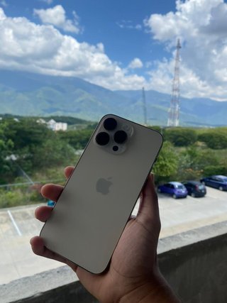 iPhone 14 Pro Max Dorado